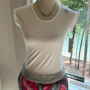 DeCollection Classic White Cap Sleeve Tee, Size Medium, NWT